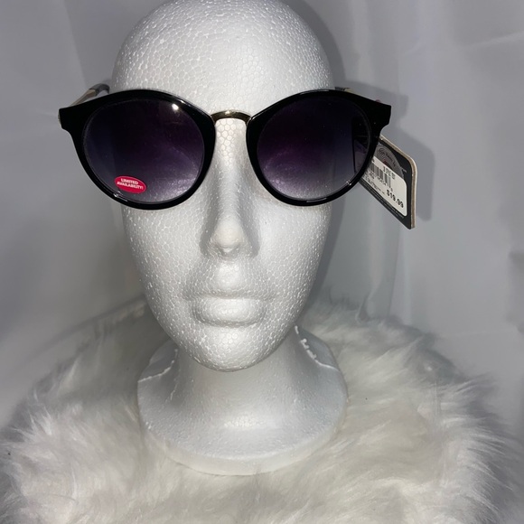 New! Foster Grant sunglasses - Picture 1 of 5
